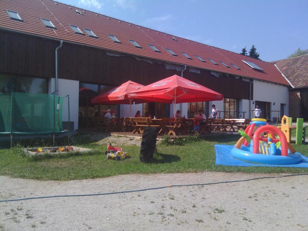 Penzion Vanuvecky Dvur Telč Exteriör bild
